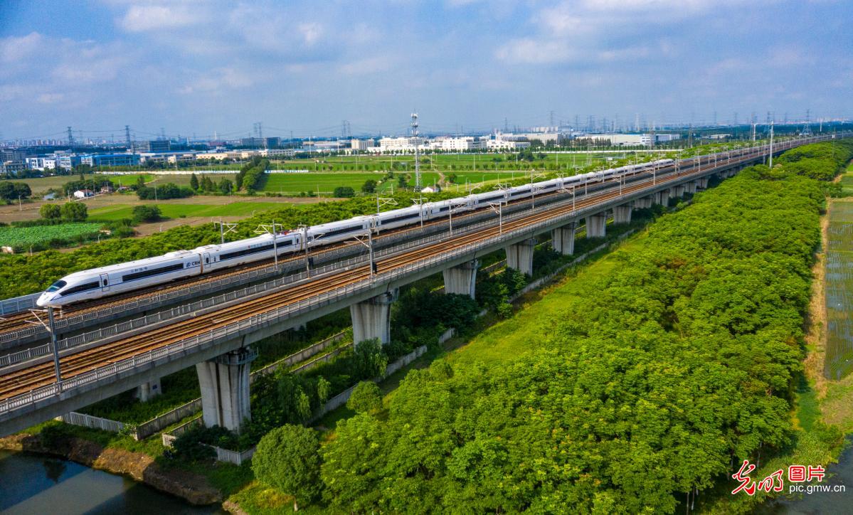 球王会:京沪高速铁路股份有限公司在上海证券交易所主板挂牌上市为“京沪