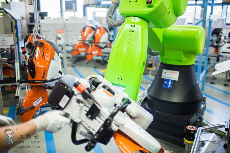 亚马逊全球仓库球王会自动化运转人机融合的大时代人和机器该如何共同